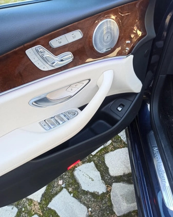 Mercedes-Benz Klasa E cena 110000 przebieg: 68000, rok produkcji 2017 z Głuchołazy małe 352